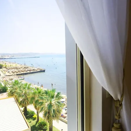 Sea View Apartment *